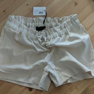 Maternity Short NWT